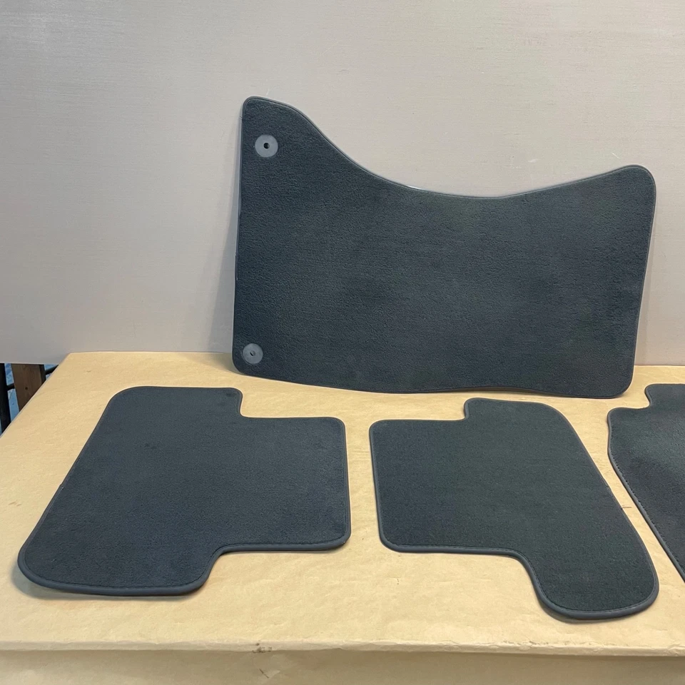 13-17 AUDI A5 S5 RS5 — комплект передних задних левых и правых ковриков для пола, ЧЕРНЫЙ, от оригинального производителя - Изображение 2 из 4