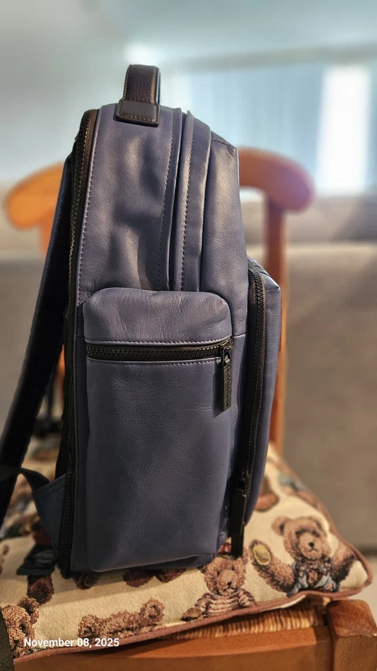Mochila para portátil de cuero Piquadro para hombre negra azul gran capacidad Foto 4 de 4