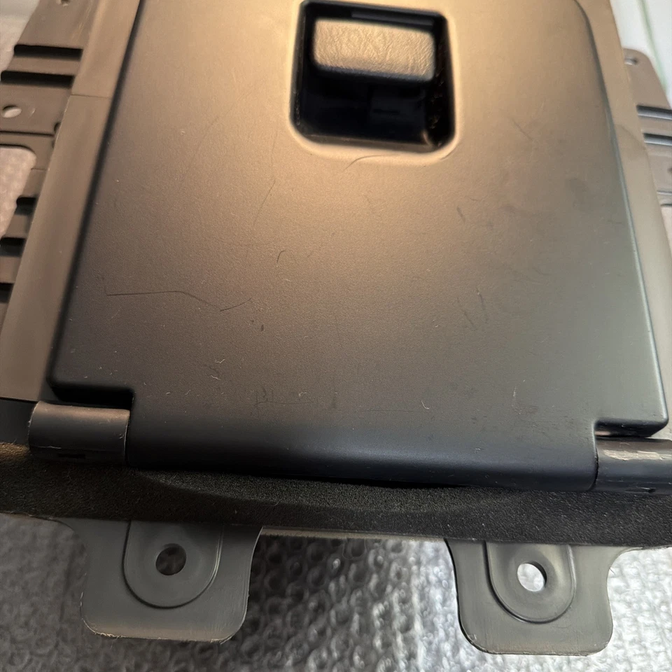 2007-2009 LEXUS LS600H LS460 REAR COOLER STORAGE BOX COMPARTMENT OEM - Image 3 of 4