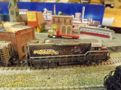 SCRAP GP DIESEL ENGINE #2 N-Scale Custom Painted