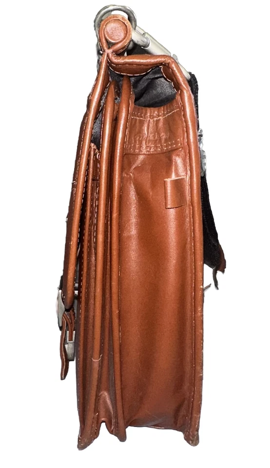 Maletín McKlein de cuero tostado con correa para computadora portátil Foto 2 de 4