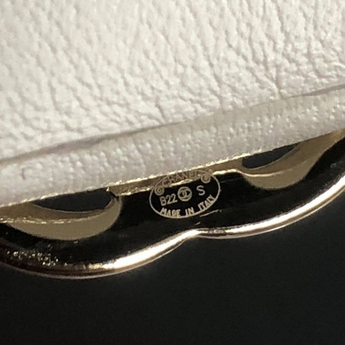 CHANEL Headband Hair band clip pin Barrette AUTH Coco CC Gold White Leather LOGO - 第 14/20 張圖片