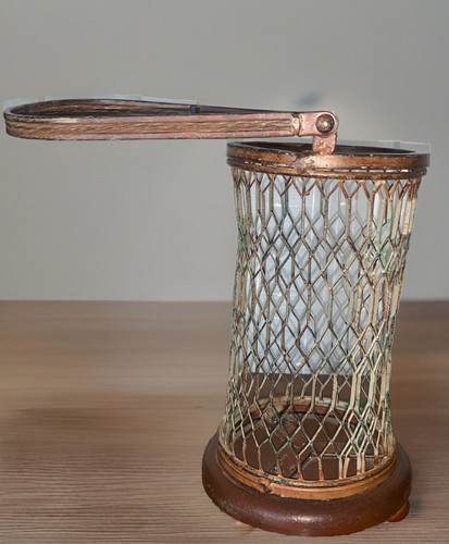 Wine Bottle Handled Serving Basket Metal Weave Footed Wood Base Vertical - Picture 6 of 6