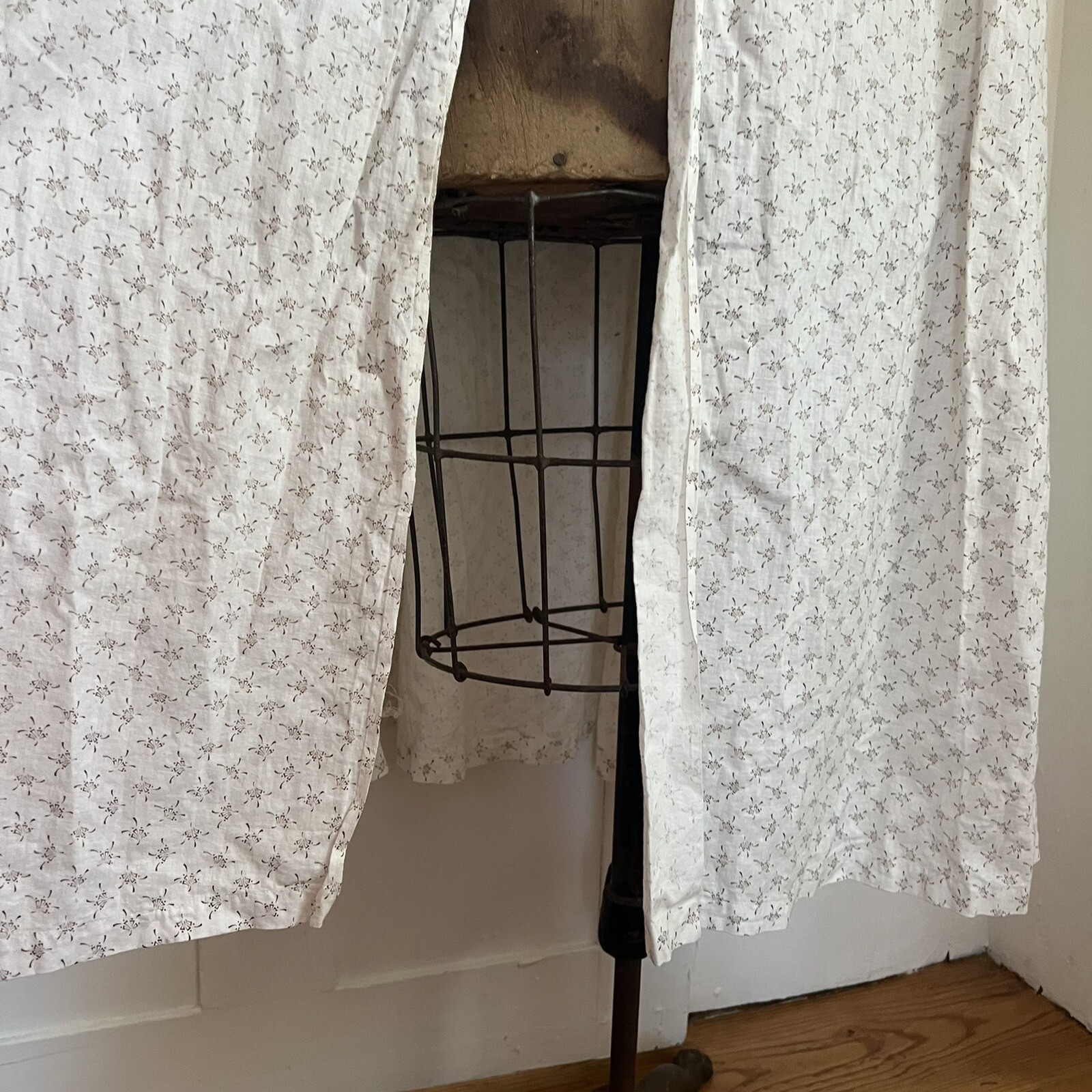 Antique Victorian  Floral Calico Print Dress Over… - image 15