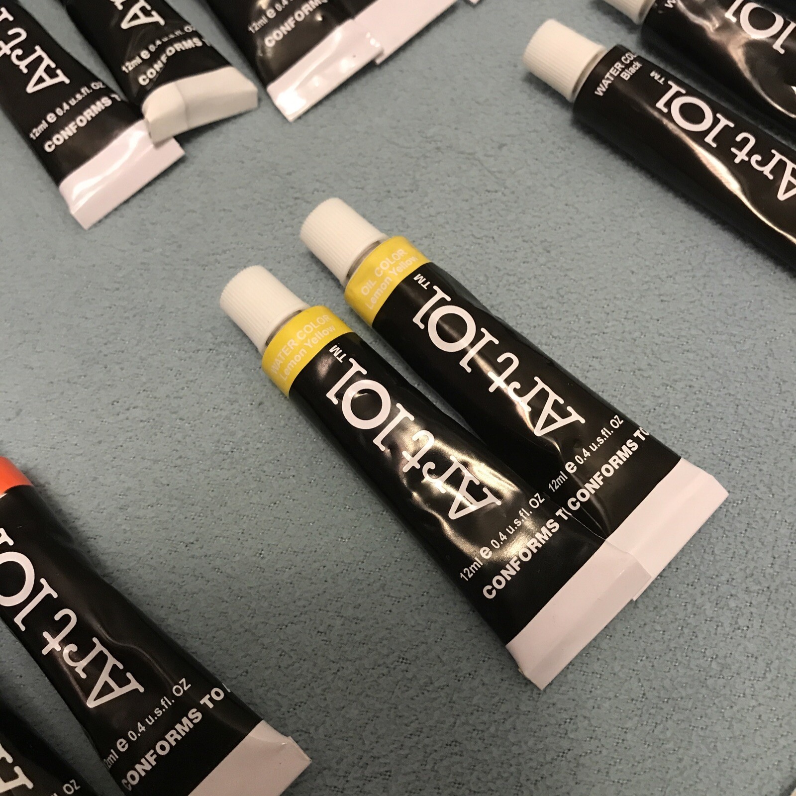 Art 101 Deluxe Artist Set Lot Acrylic, Oil & Water Paints 12ml. Read Details.