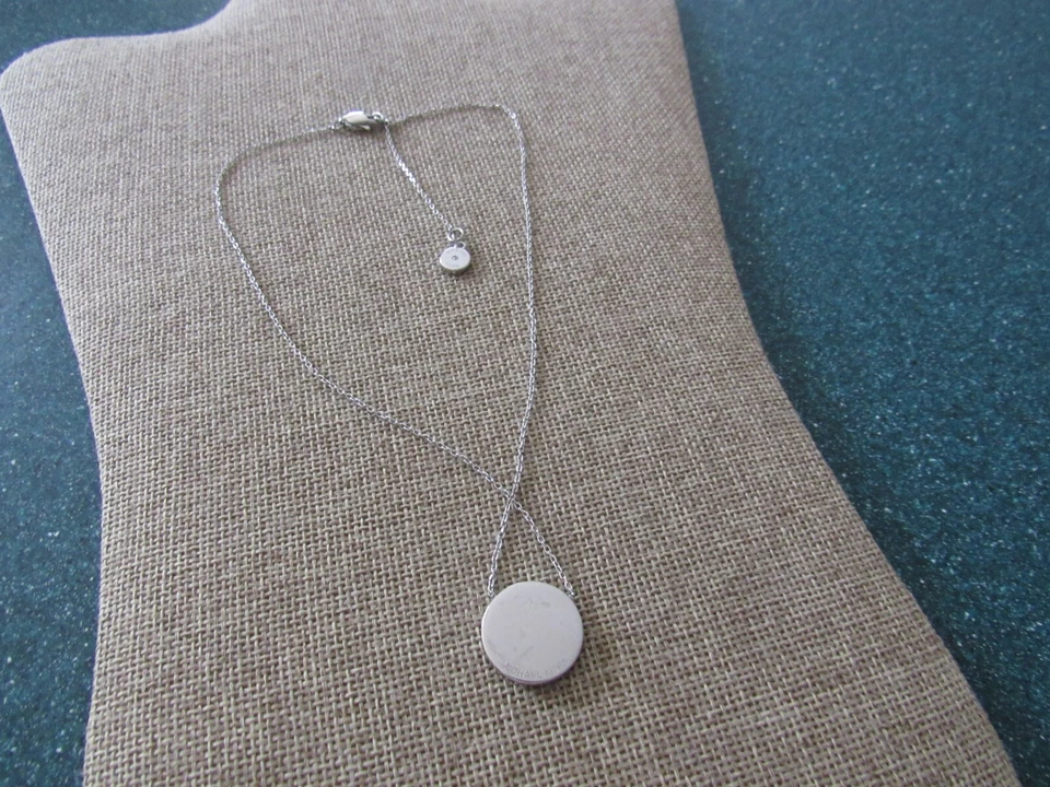 MICHAEL KORS МОНОГРАММА ШВАБРА ЛОГОТИП СЕРЕБРЯНАЯ ПОДВЕСКА ОЖЕРЕЛЬЕ MKJ5371040 - Изображение 4 из 4