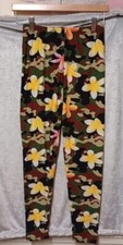 Women's Camo flower leggings One size fits 3-14 Nwt