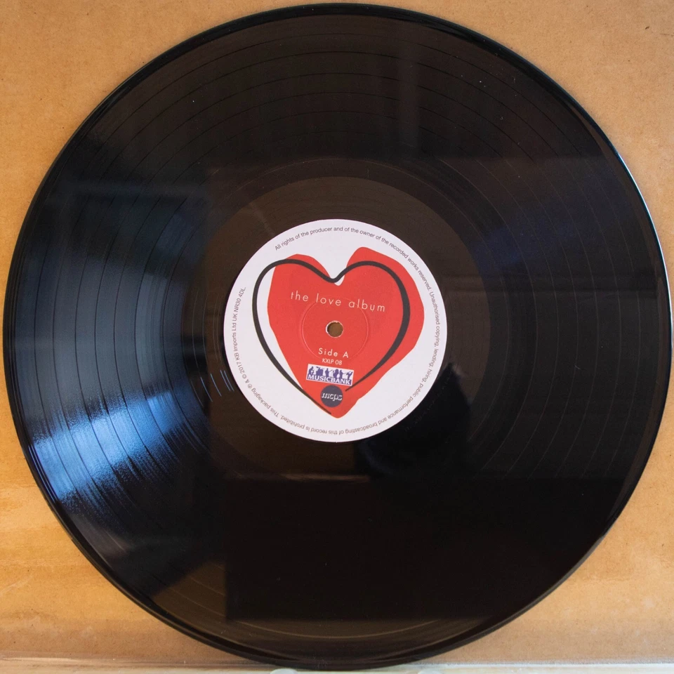 THE LOVE ALBUM - VARIOUS - Vinyl LP - Musicbank - 2017 - VG FREE POSTAGE (2639) - Image 2 of 4
