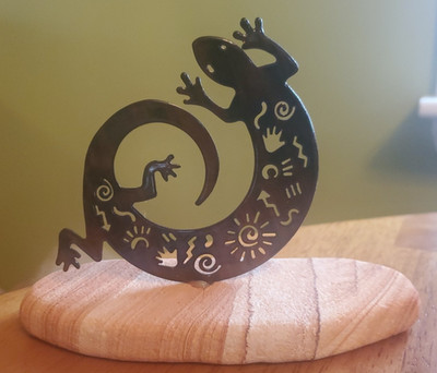 Southwest Gecko Lizard Metal Laser Cut Figurine On Sandstone 4'' X 6''