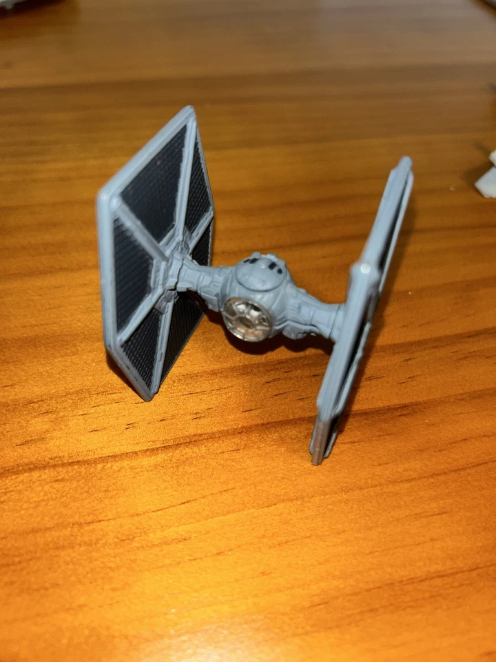 Juguetes vintage de Star Wars: (droide buitre, ala x, halcón milenario, ala y, corbata)  Foto 4 de 4