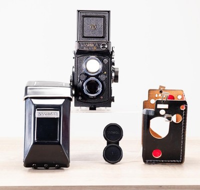 Yashica Mat 124G, Medium Format, 6x6, TLR Camera, 80mm F3.5 Lens, Meter Works