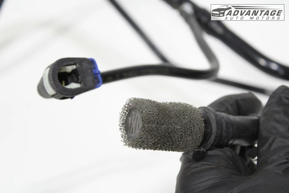 Chevrolet Camaro 2016-2021 2,0 L tanque de gasolina llenado de combustible cuello manguera tubo OEM Foto 3 de 4