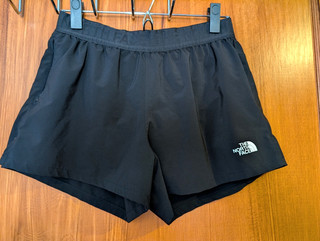 The North Face Women's Black Athletic Wander Shorts Size Small 2" Inseam Pocket