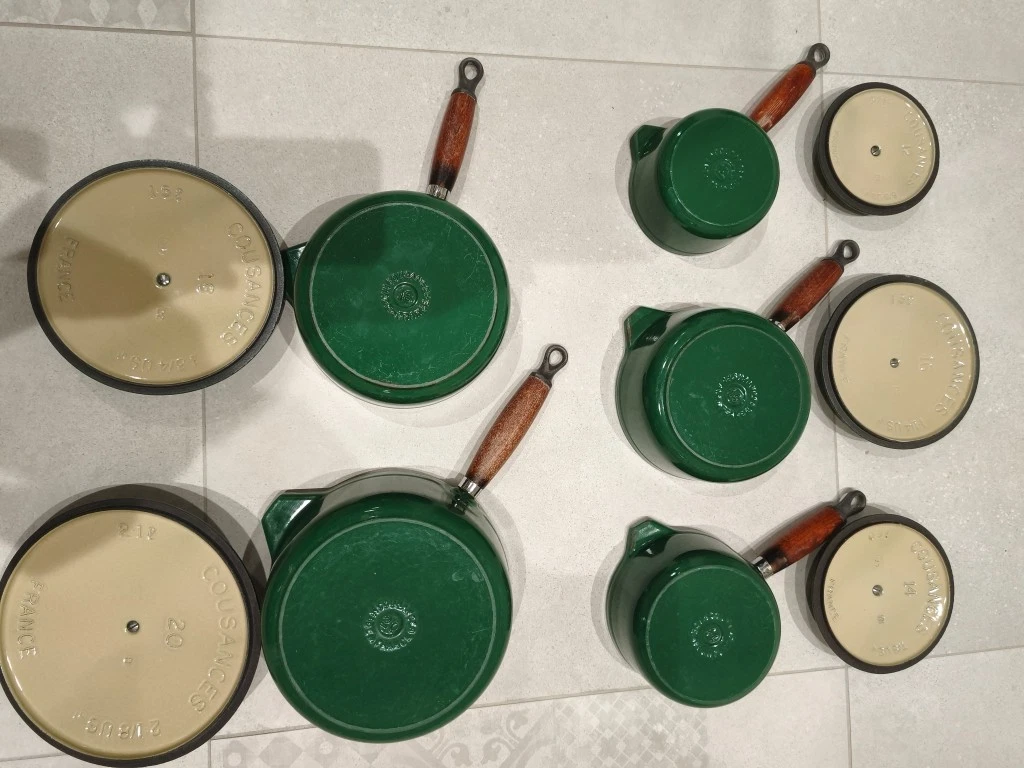 Lot De 5 Casseroles En Fonte émaillée Cousances Vintage - Couleur Marron - Fabrication Française