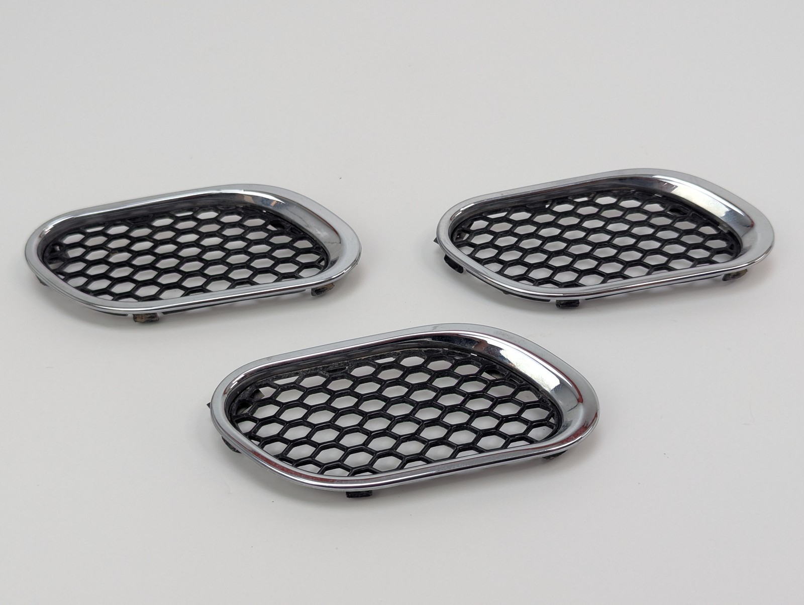 Maserati Quattroporte 2003-2012 Left Vent grilles Set P/N 69283300