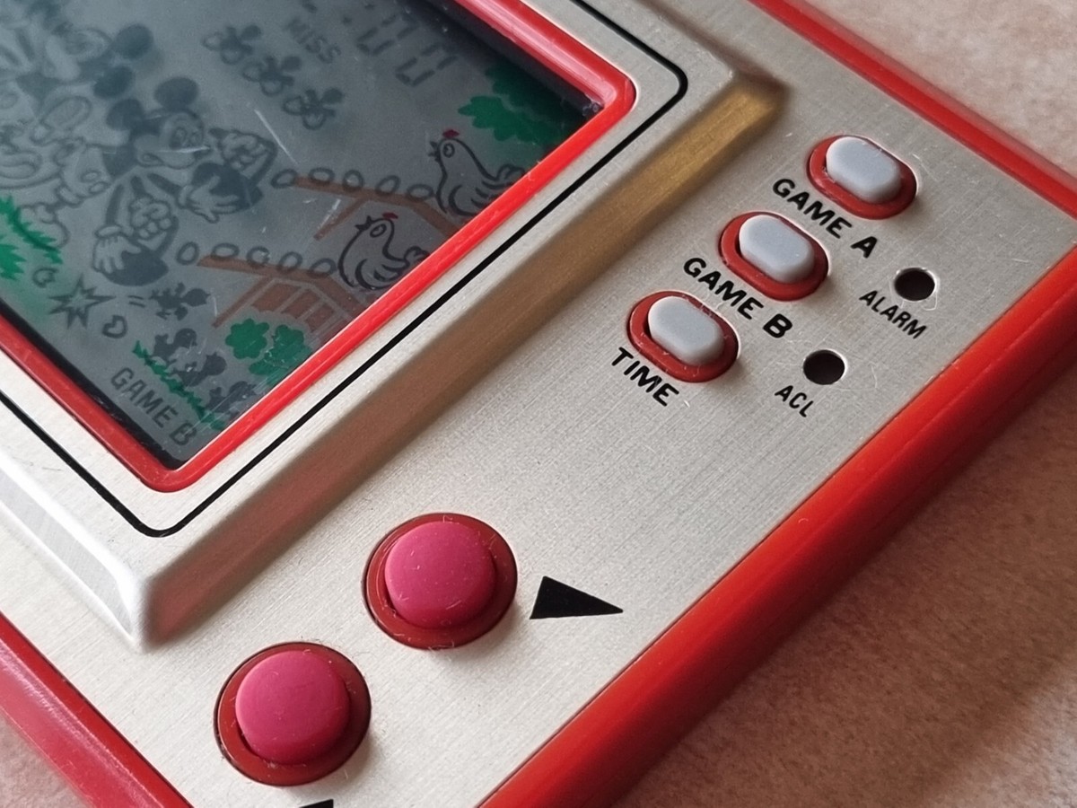 NINTENDO GAME & WATCH : MICKEY MOUSE ( MC-25 ) WIDESCREEN NINTENDO GAME & WATCH : MICKEY MOUSE ( MC-25 ) WIDESCREEN