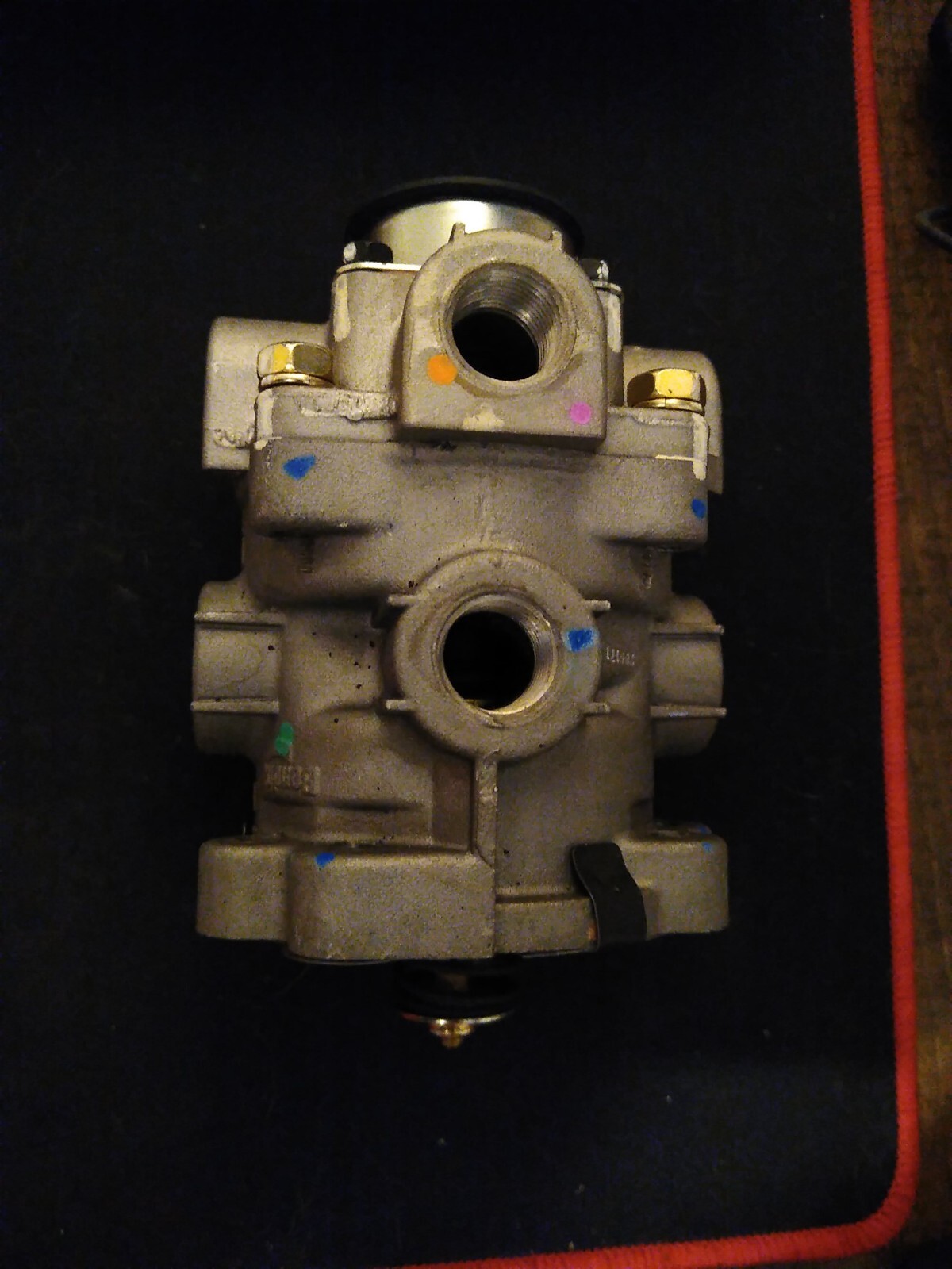 Bendix E6 Foot Brake Air Valve 5006808 Removed From 2010 CASCADIA ...