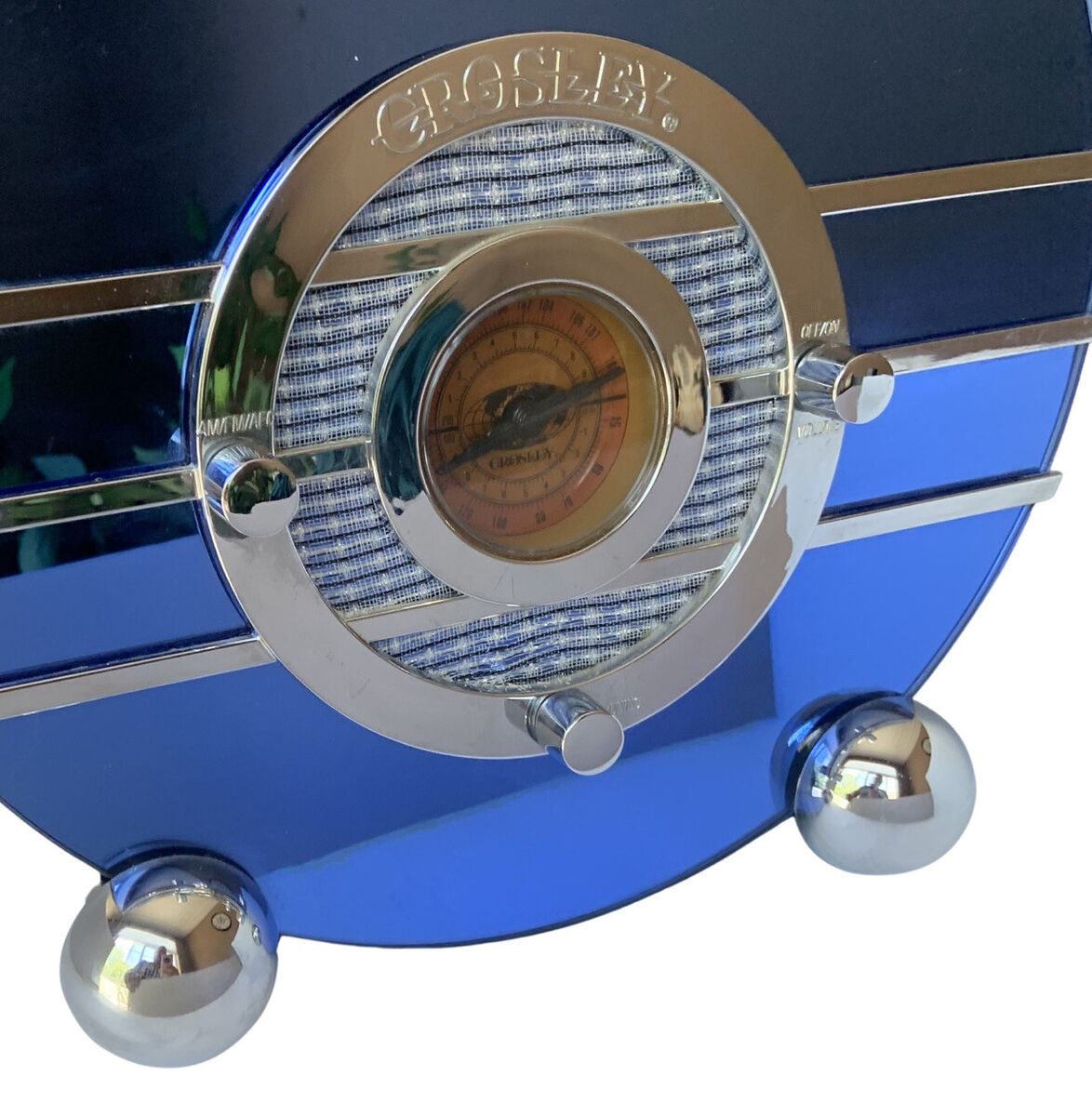 Crosley CR37 Bluebird Mirror AM/FM Radio/Cassette Player Crosley CR37 Bluebird Mirror AM/FM Radio/Cassette Player