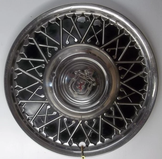 1940 s thru 1950 s Lyon 15 Inch Hubcap Wheel Cover Aftermarket P N s 297116