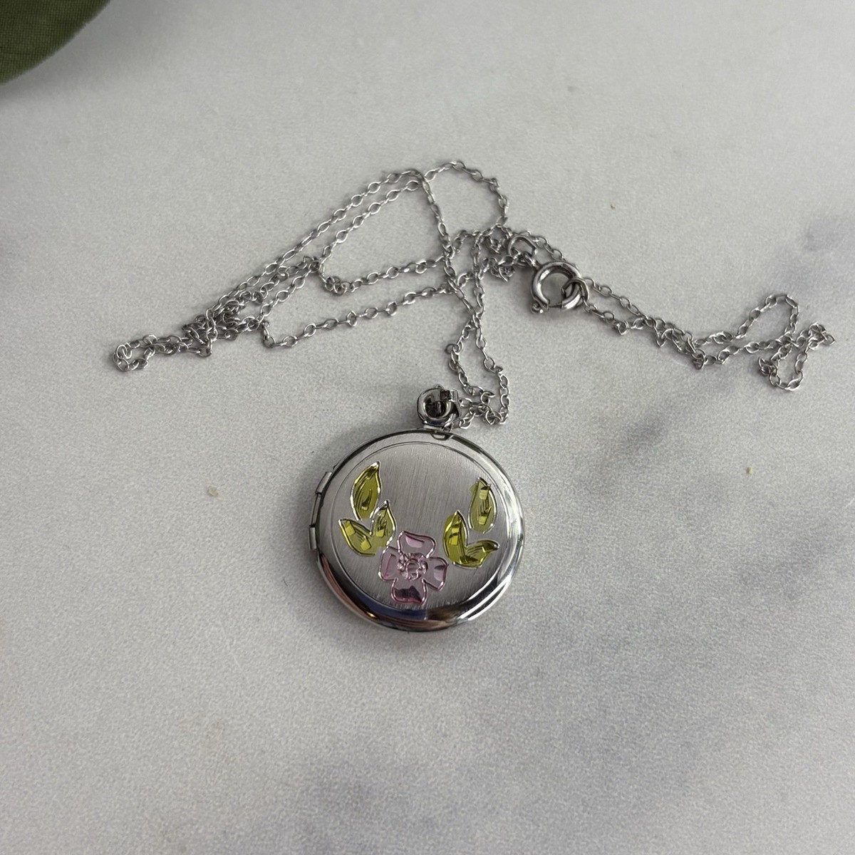 Vintage Sterling Silver Etched Flower Photo Locket Pendant