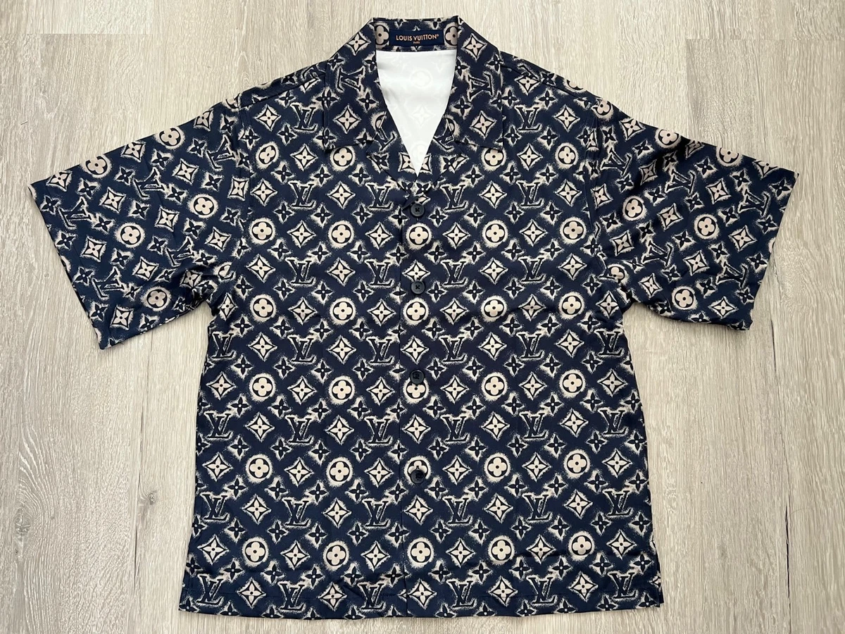 Louis Vuitton Silk Regular Size Casual Button-Down Shirts for Men