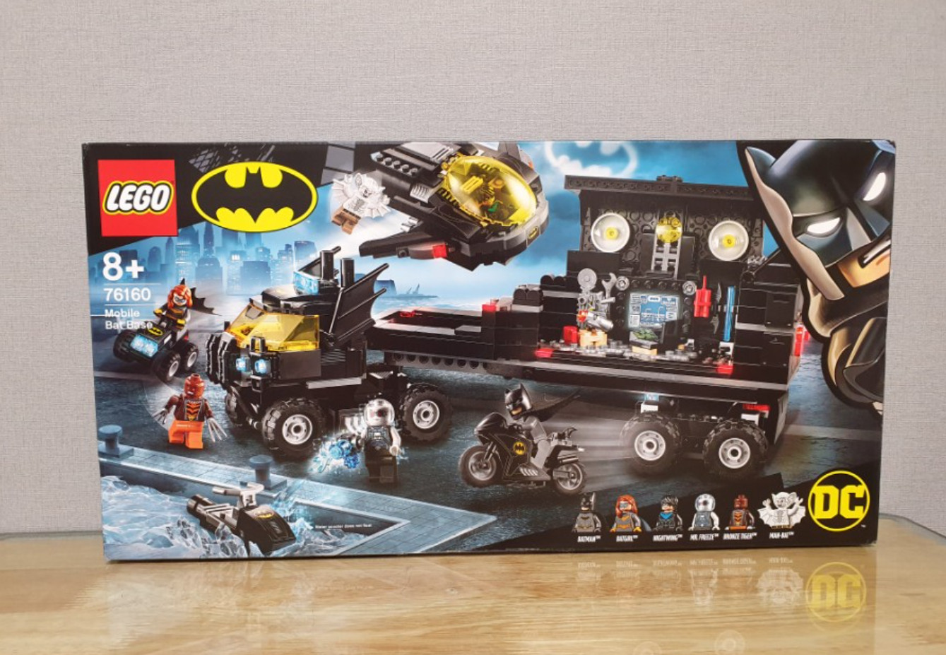 LEGO DC Batman 76160 Mobile Bat Base 743pcs 6 Minifigures NEW Sealed Retired