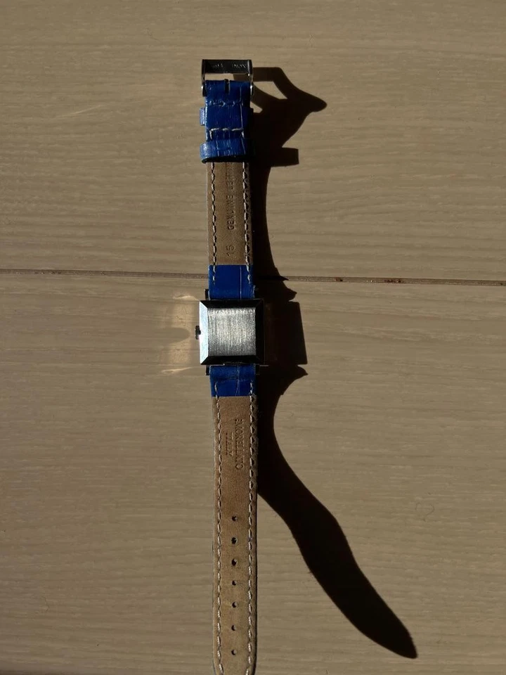 Reloj IWC Schaffhausen Vintage Cuadrado Damas Cuerda Manual Esfera Plateada Correa Azul Foto 4 de 4