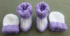 HAND KNITTED PREMATURE EARLY BABY MITTS UGG BOOTIES BOOTS WHITE/LAVENDER