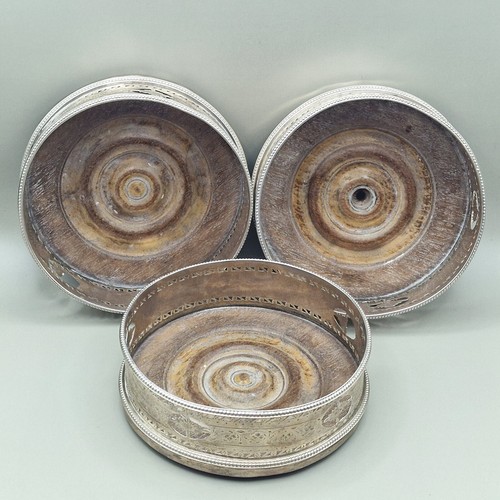 Set Of Three Georgian Sterling Silver Wine Bottle Coasters Thomas Daniell 1777 - Picture 2 of 17