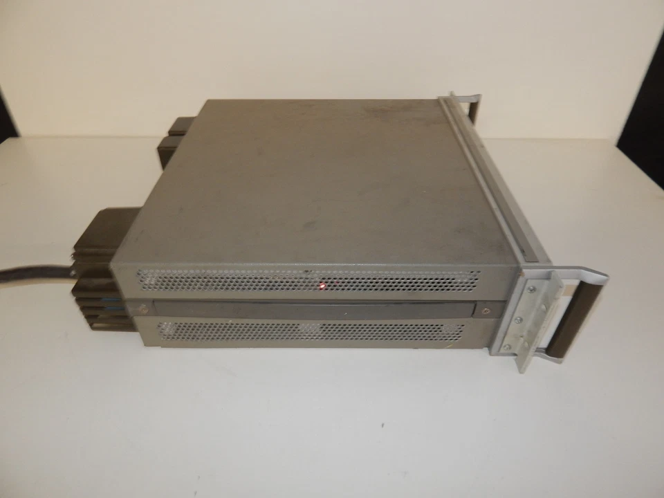 HEWLETT HP Agilent 6032A 0-60 V, 0-50A, 1000 Watt System DC Power Supply (DZH65) - Image 3 of 4