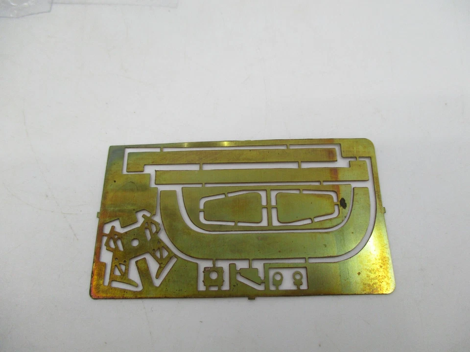 DV11700 STARTER 1/43 1:43 KIT RESINE A MONTER SAUBER MICHELIN NURBURGRING 87 - Photo 4/4