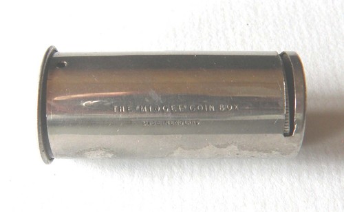 THE “MIDGET” COIN BOX For 6d and/or half sovereigns Full of 35 sixpence's - Picture 3 of 14
