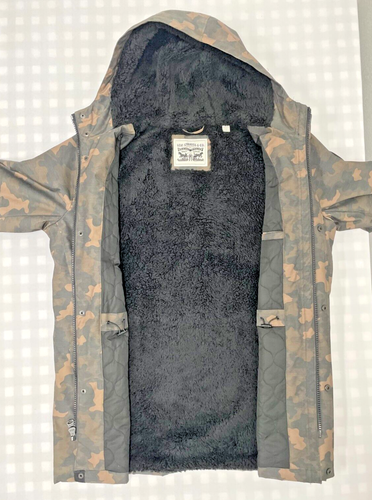 Levi’s Men's Hooded Sherpa Quilted Lined Zipper Jacket - Camouflage - LARGE - Picture 2 of 12
