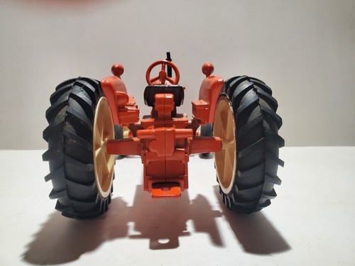 Ertl Toy Farmer Allis-Chalmers D19 1:16 Scale Farm Tractor Orange - Picture 6 of 8
