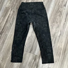 ALO Leggings Womens Sz M Black Green Geometric Cropped Capri Stretch Yoga Sport