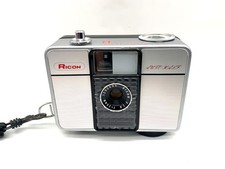 Ricoh Auto Half E Sucherkamera mit 25mm 1:2.8 Halbformat Analogkamera