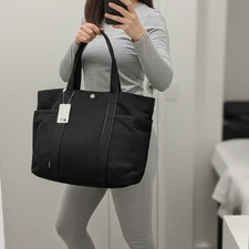 Lululemon Daily Tote Bag 20L – Black – Multi-Pocket Zip - Gym & Work Bag – NWT