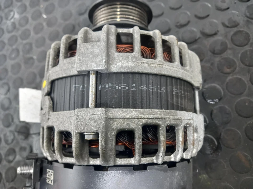 VOLVO XC90 Alternator 2015-2025 2.0L D4204T23 30659580 - Image 4 of 4