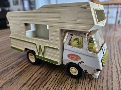 Tonka Winnebago Camper RV  w/Opening Rear Door 1970's VINTAGE