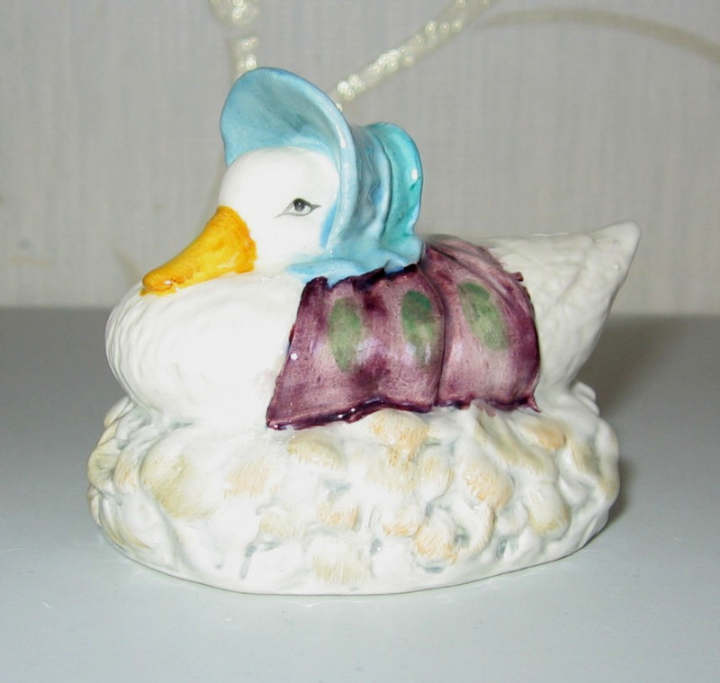 JEMIMA PUDDLEDUCK MADE A FEATHER NEST - Beatrix Potter - 1983 Beswick - MINT
