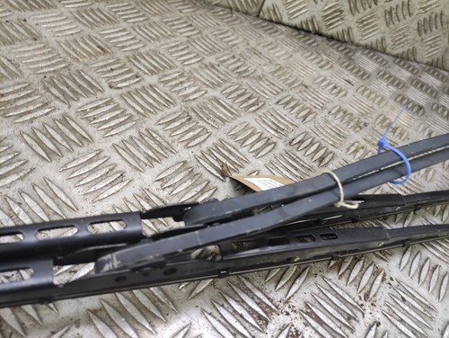 VW T5 Front Wiper Arm Pair 7E2955410A 7E2955409A Ref D284 - Picture 3 of 7