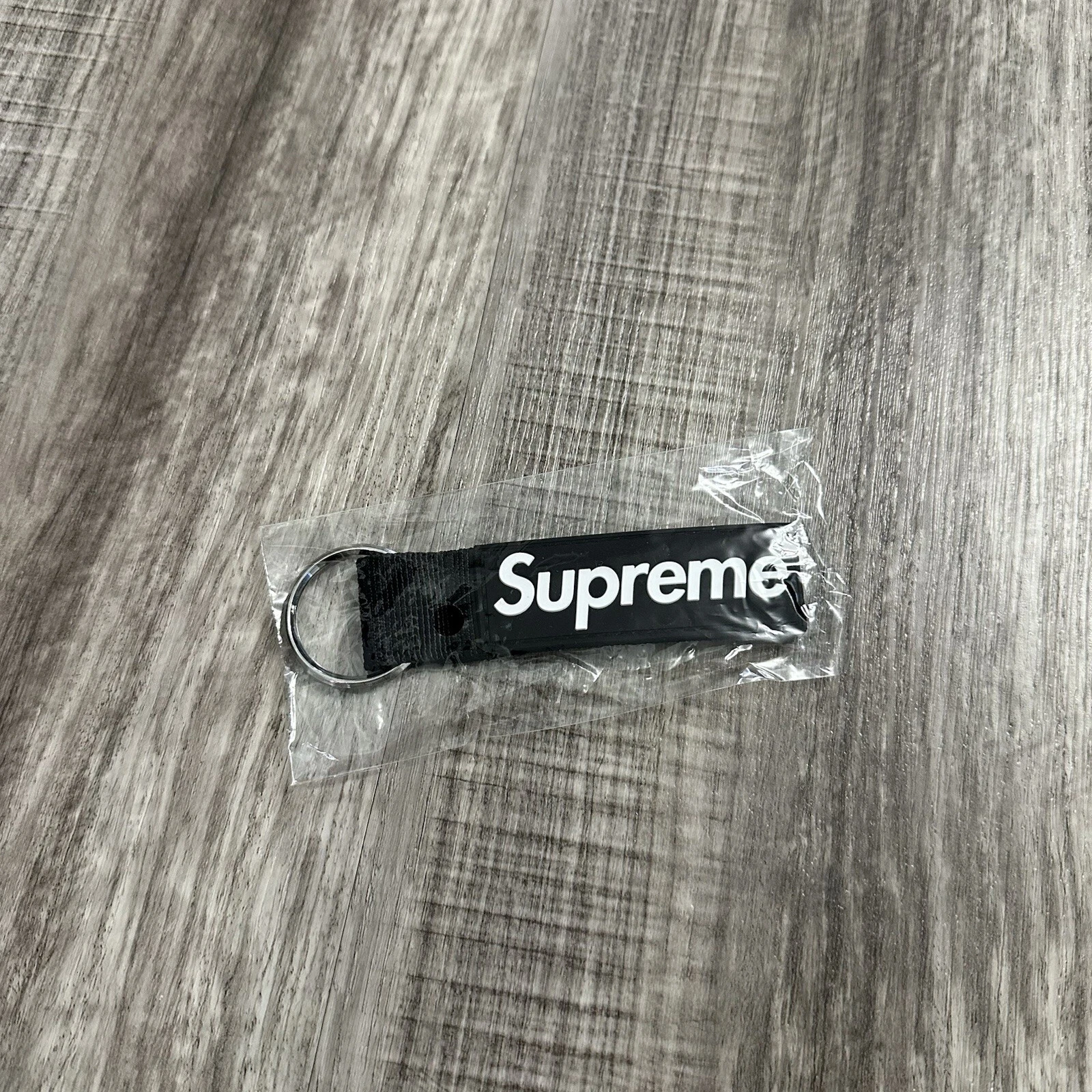 Porte clés Supreme Webbing noir FW20   Neuf
