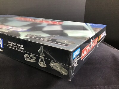 NASCAR Monopoly Parker Brothers Official Collector's Edition 40891