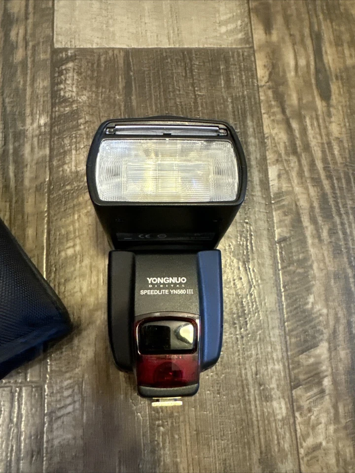 YONGNUO Speedlite YN-560-III Mount Flash for Canon With Case. - Image 3 of 4