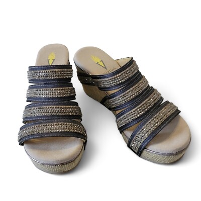 Volatile  Sensation  Womens 6 US 1-1/4''  Wedge Sandal Silver Gray Sequin Sparkle