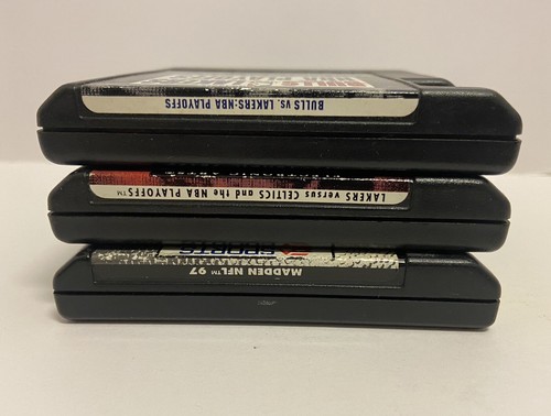 Lotto giochi cartucce Sega Genesis (Madden 97, Bulls vs Lakers, Lakers vs Celtics) - Foto 3 di 6
