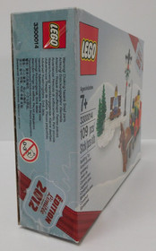 100% - 2012 LEGO CHRISTMAS SET 3300014 Horse Drawn Sleigh Bench Snow Minifigures