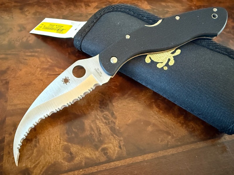 Spyderco Knife Civilian Black G10 VG-10 Serrated Edge C12GS DEMO MODEL