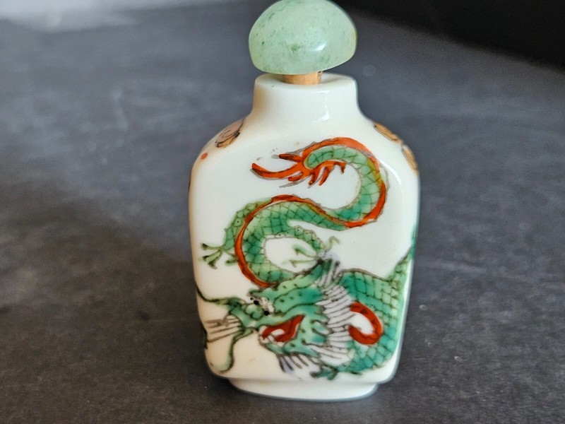 Vtg Chinese Hand Painted Porcelain Snuff Bottle