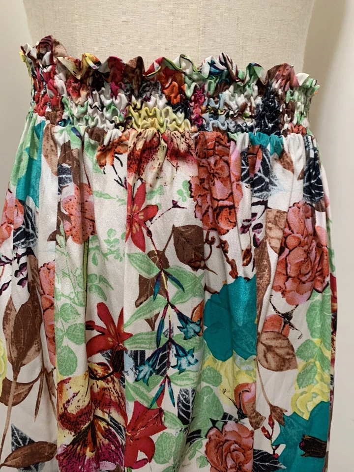 Alice & Olivia Size Small mini skirt Silk Floral Elastic Waist - Image 2 of 4